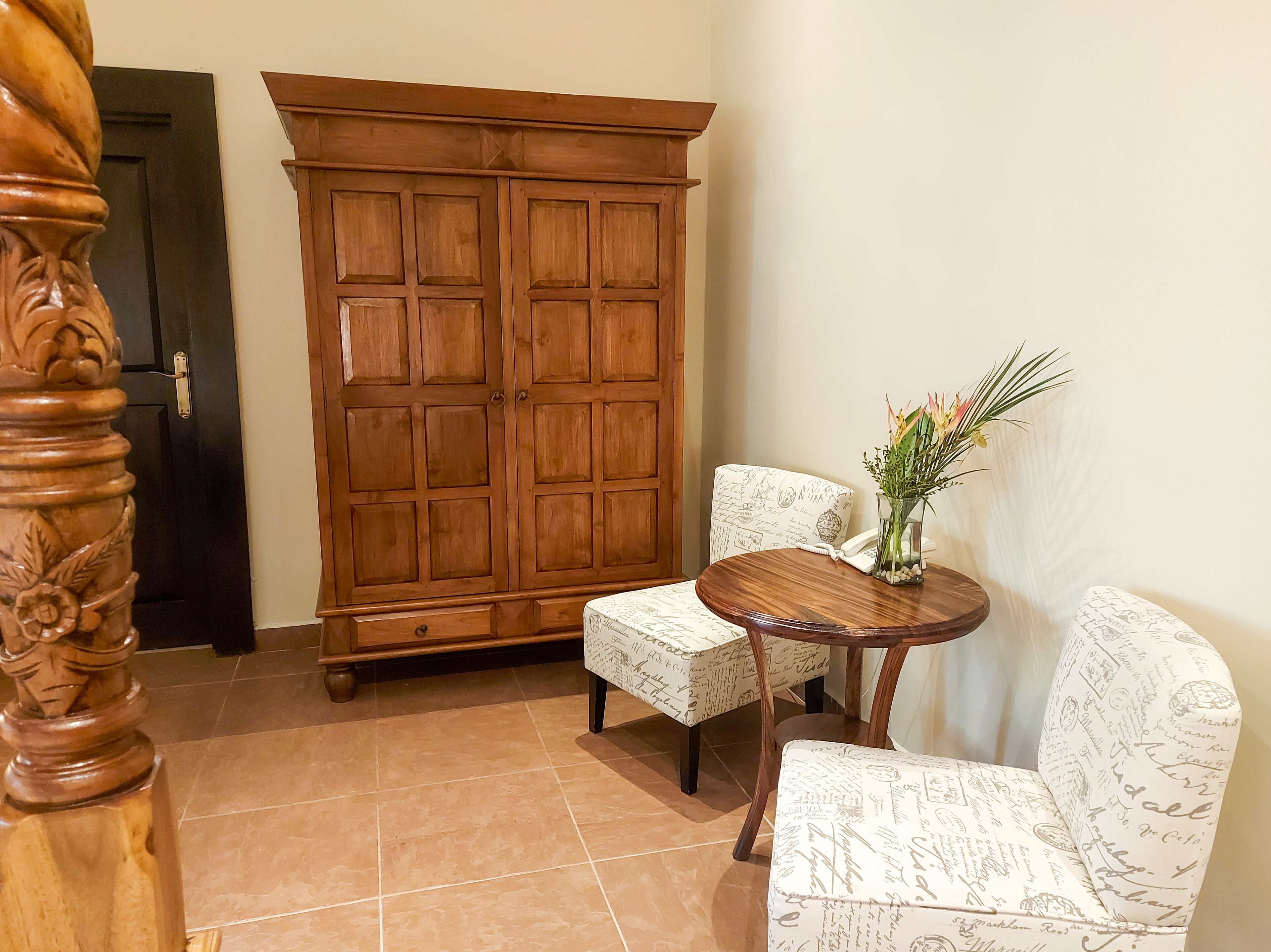 suite (master) | egyptian cotton sheets, in-room safe, individually decorated, desk