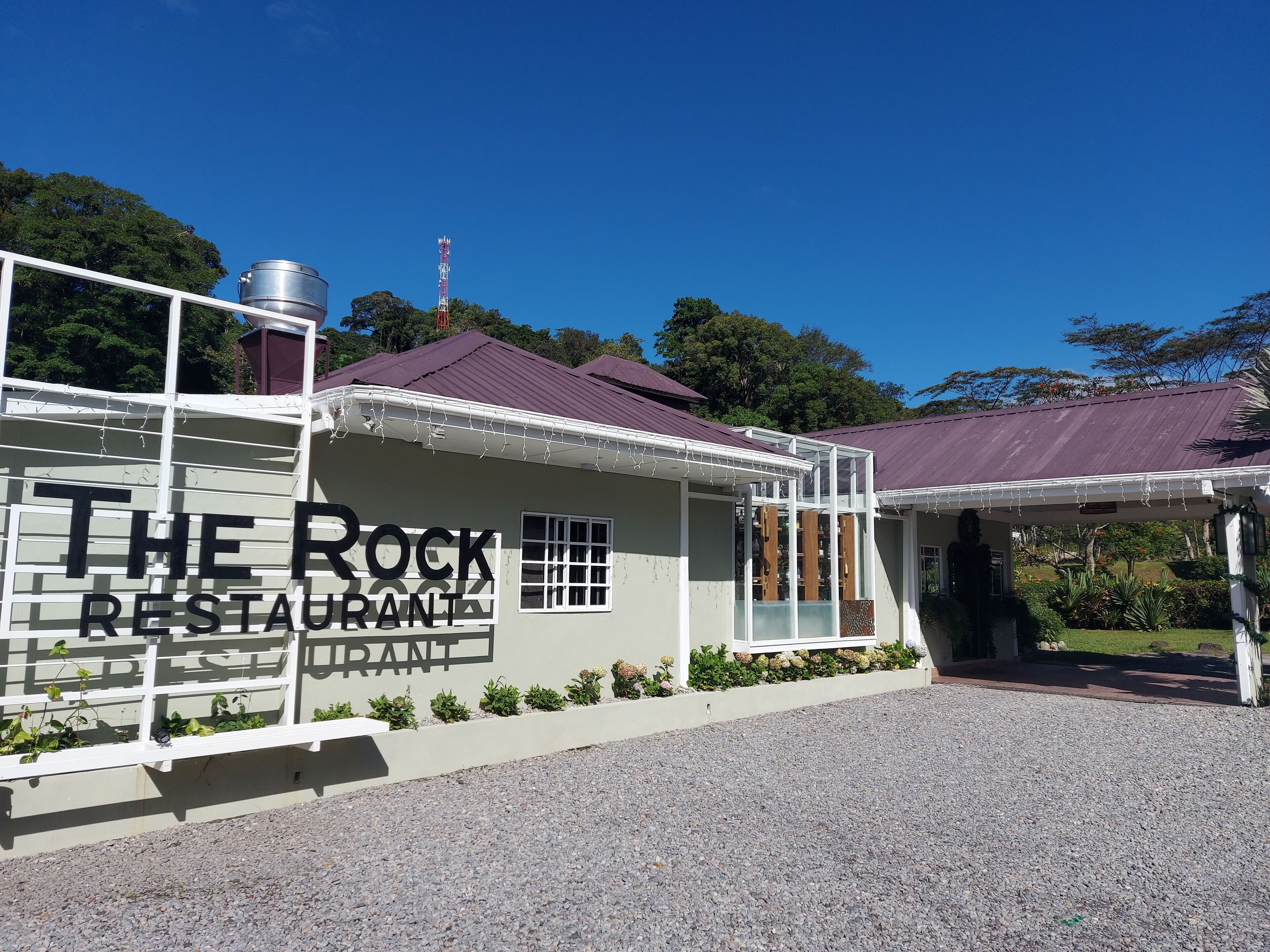 lunch and dinner served, local cuisine
