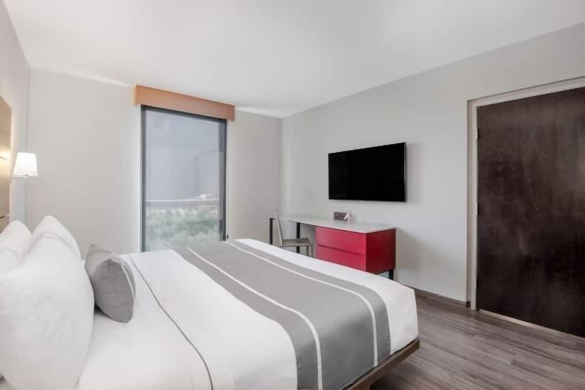 Coffres-forts dans les chambres, bureau, rideaux occultants