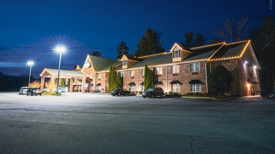 Mountain Inn & Suites