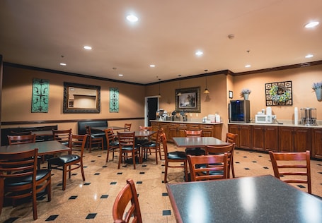 Free daily continental breakfast. Mountain Inn & Suites