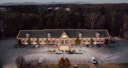 Mountain Inn & Suites