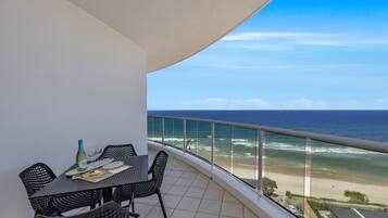 Two Bedroom Ocean View - Double Beds | Balcony