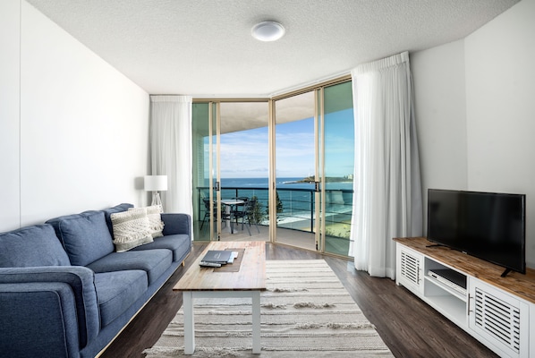 One Bedroom Rooftop | Living area