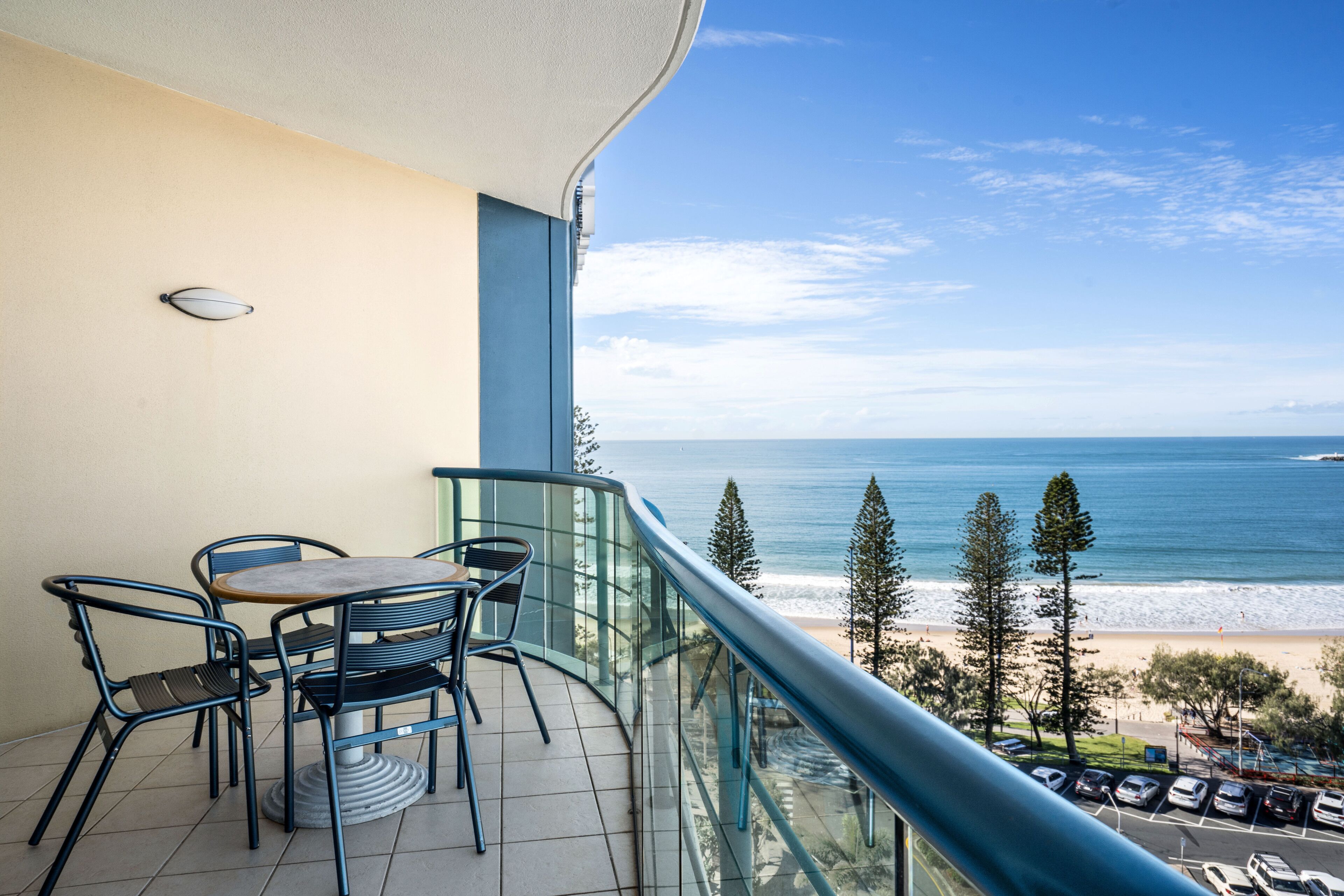 One Bedroom Rooftop | Balcony view