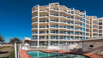 Outdoor pool, pool loungers