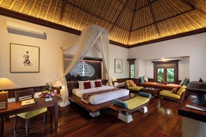 Suite Pool Villa | 1 makuuhuone, minibaari, tallelokero huoneessa