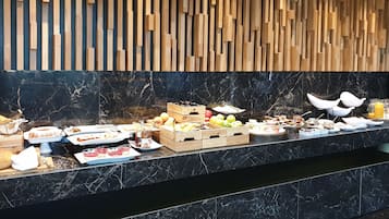 Desayuno bufé gratuito y diario