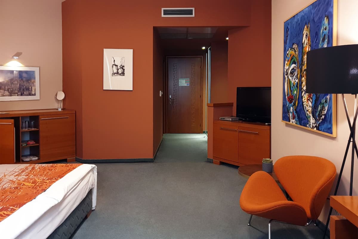1 bedroom, minibar, in-room safe, desk
