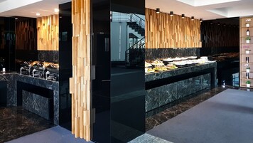 Free daily buffet breakfast