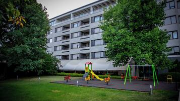 Children’s play area – outdoor