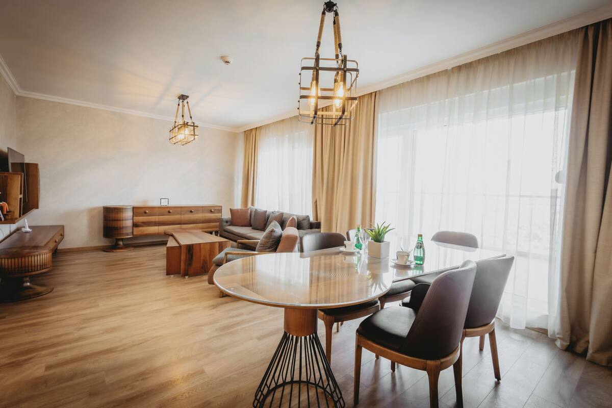 Suíte superluxo | Frigobar, cofres nos quartos, escrivaninha