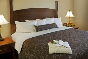 Peralatan tempat tidur premium, peti besi dalam bilik, meja 