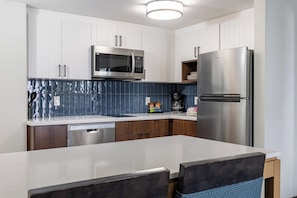 1 bedroom, in-room safe, desk, blackout curtains