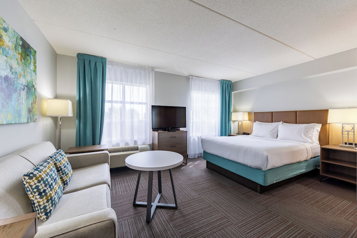 1 bedroom, in-room safe, desk, blackout drapes