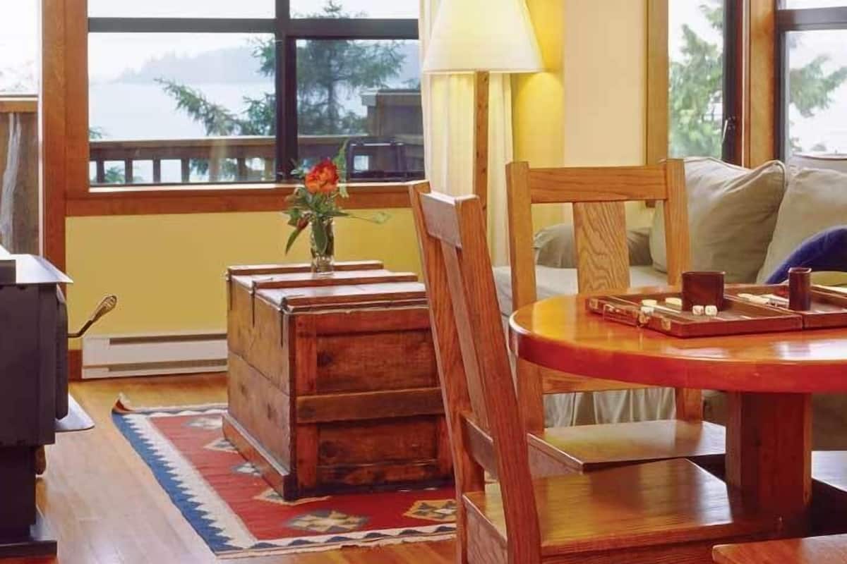 Suite Standard, vue océan | Restauration dans la chambre