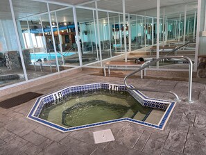 Indoor spa tub