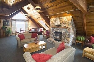 Área de estar no saguão