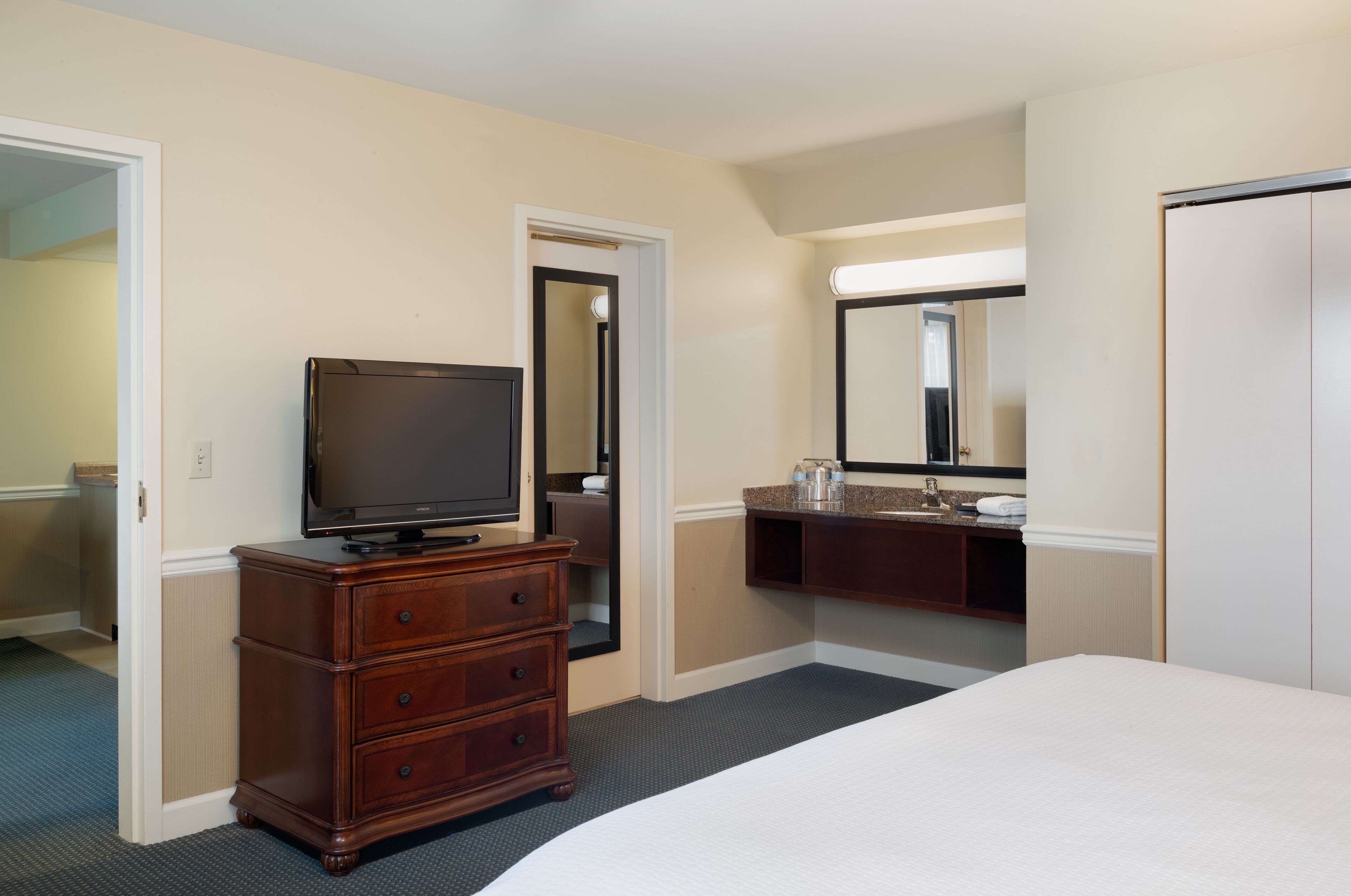 superior suite, non smoking | premium bedding, desk, iron/ironing board, free cots/infant beds