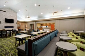 Free daily buffet breakfast  - Homewood Suites by Hilton Ocala at Heath Brook (Ocala)