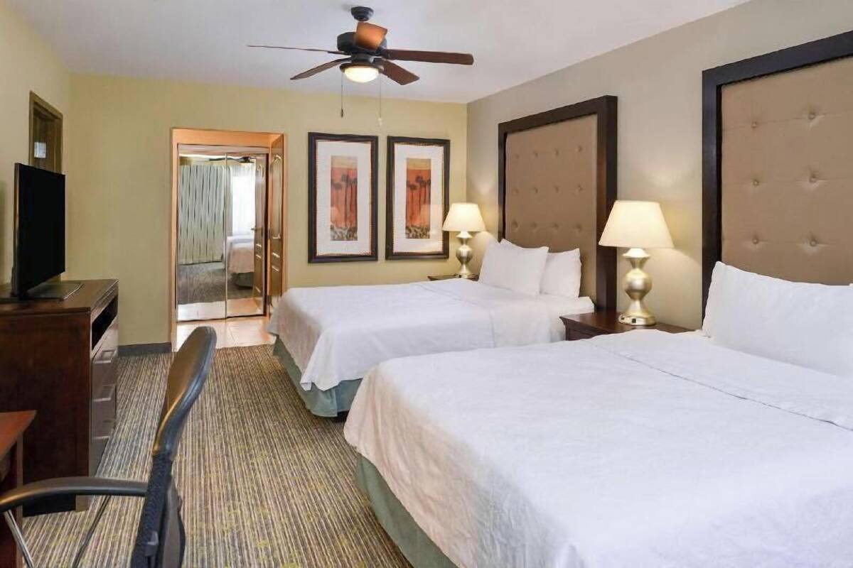 Premium bedding, in-room safe, desk, laptop workspace