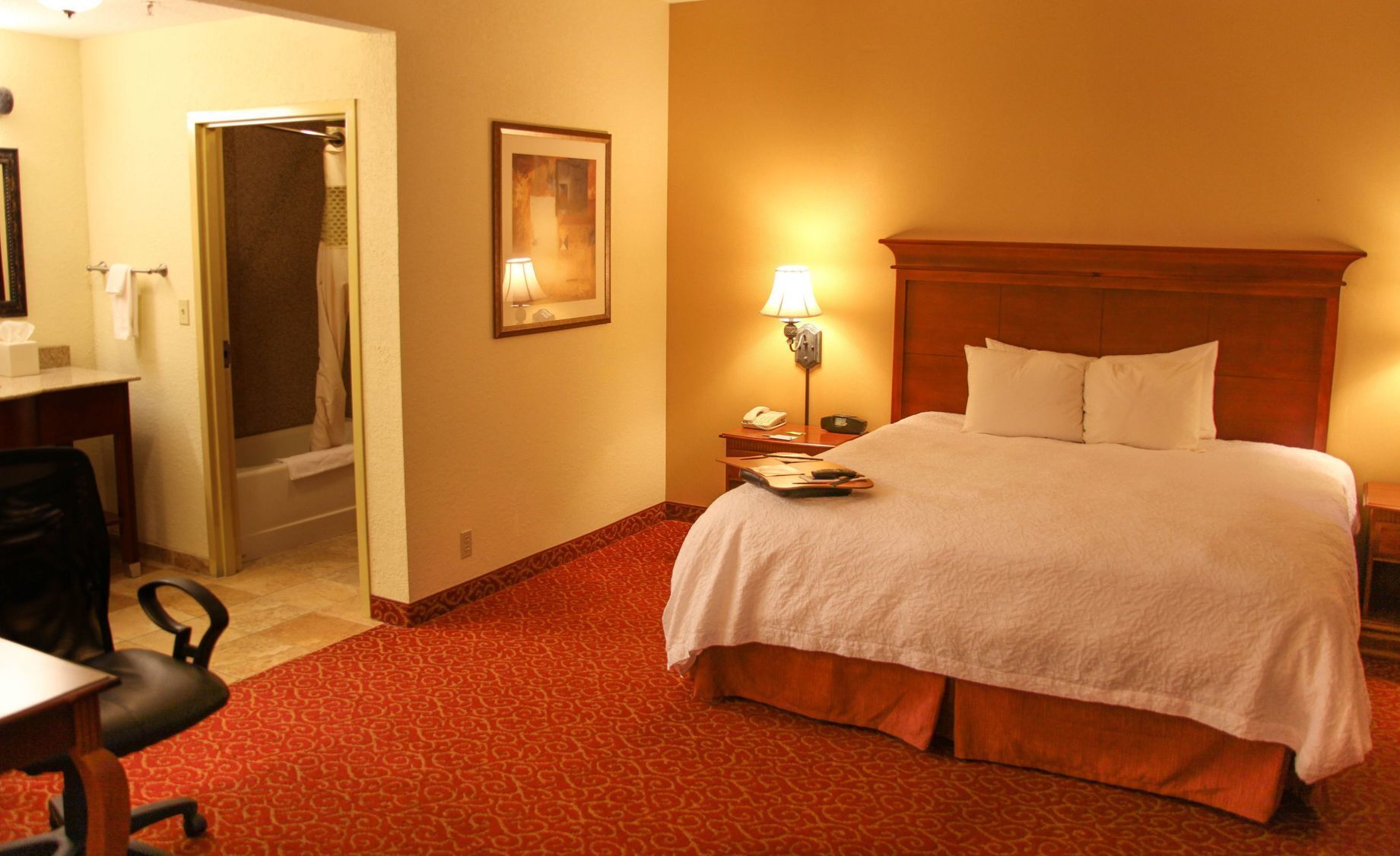 In-room safe, iron/ironing board, WiFi, bed sheets