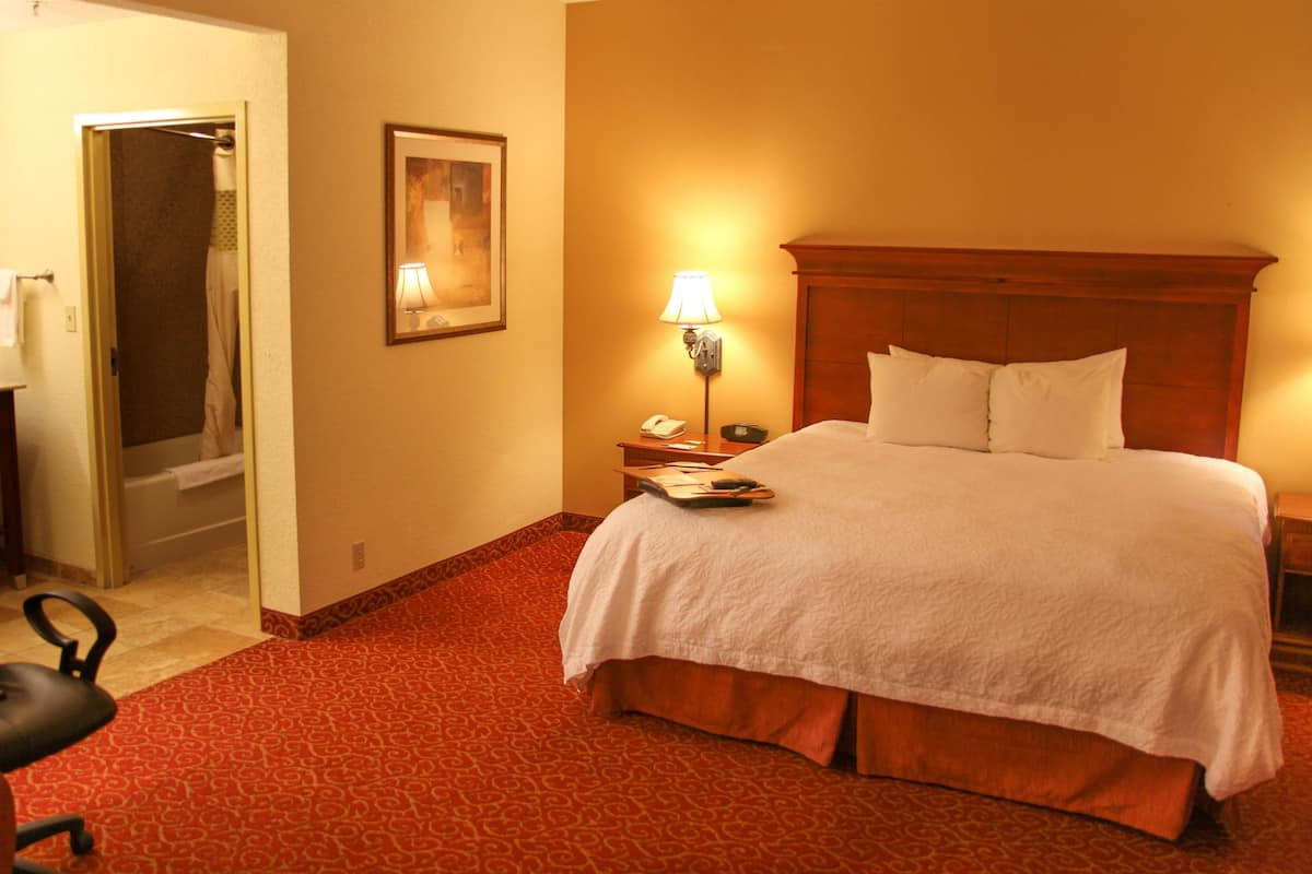 In-room safe, iron/ironing board, WiFi, bed sheets