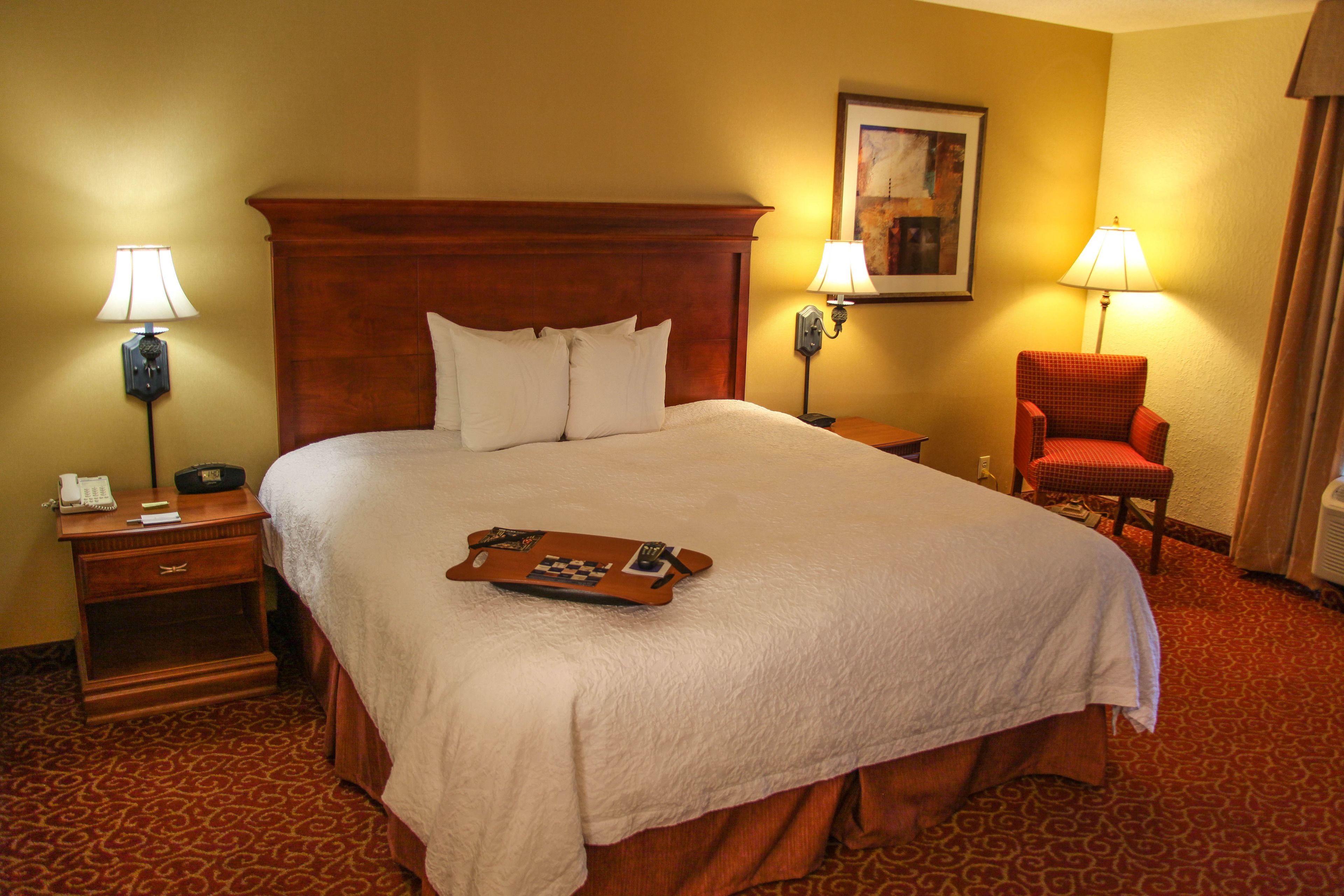 one king non smoking | in-room safe, iron/ironing board, wifi, bed sheets