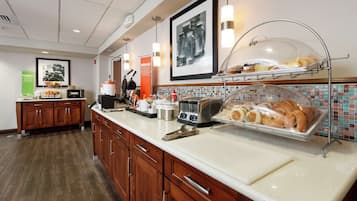 Gratis morgenmadsbuffet hver dag