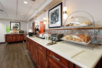 Hampton Inn & Suites Navarre