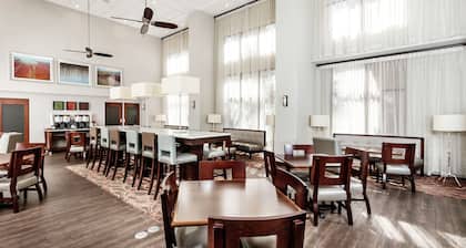 Hampton Inn & Suites Navarre