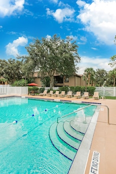 Pool (outdoor) at Alhambra Villas