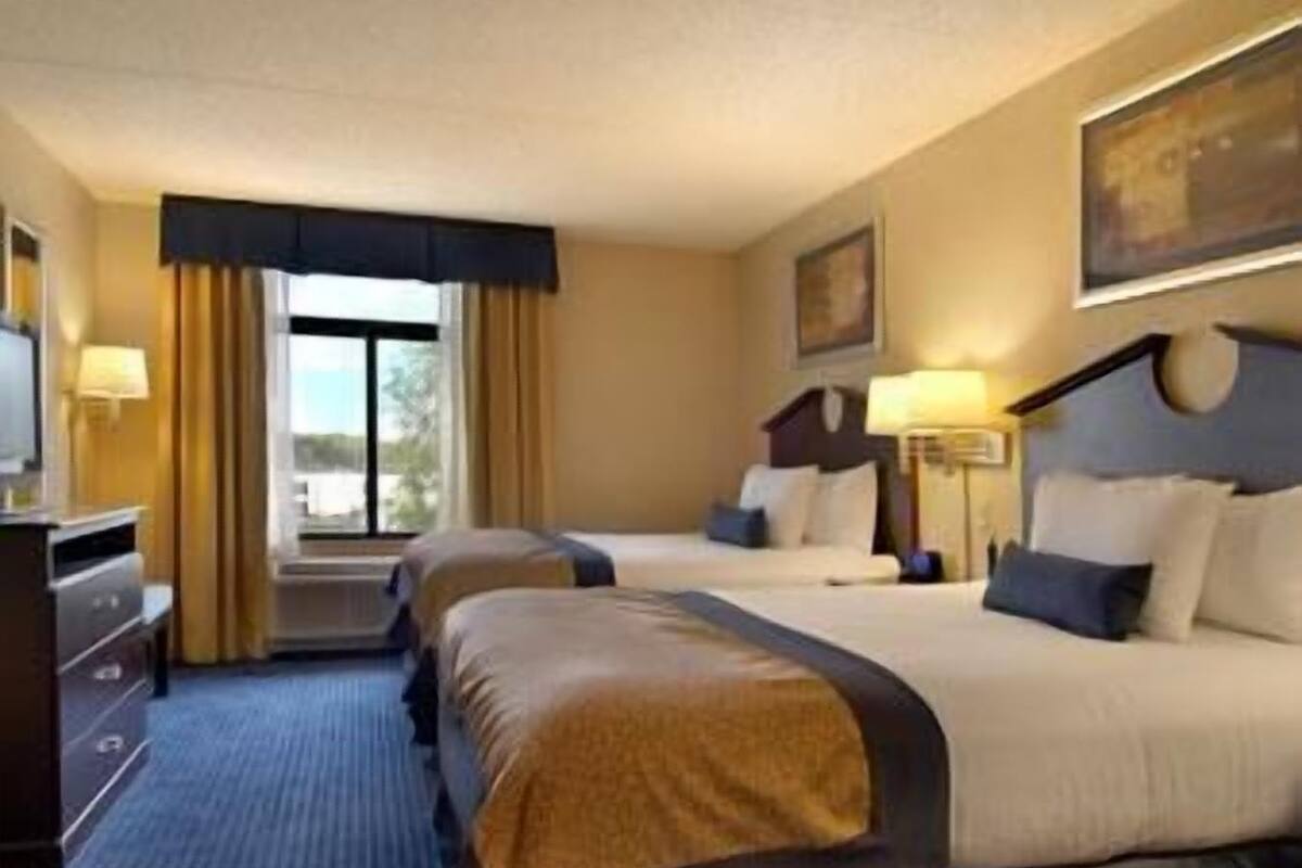 in-room safe, desk, iron/ironing board, free wifi