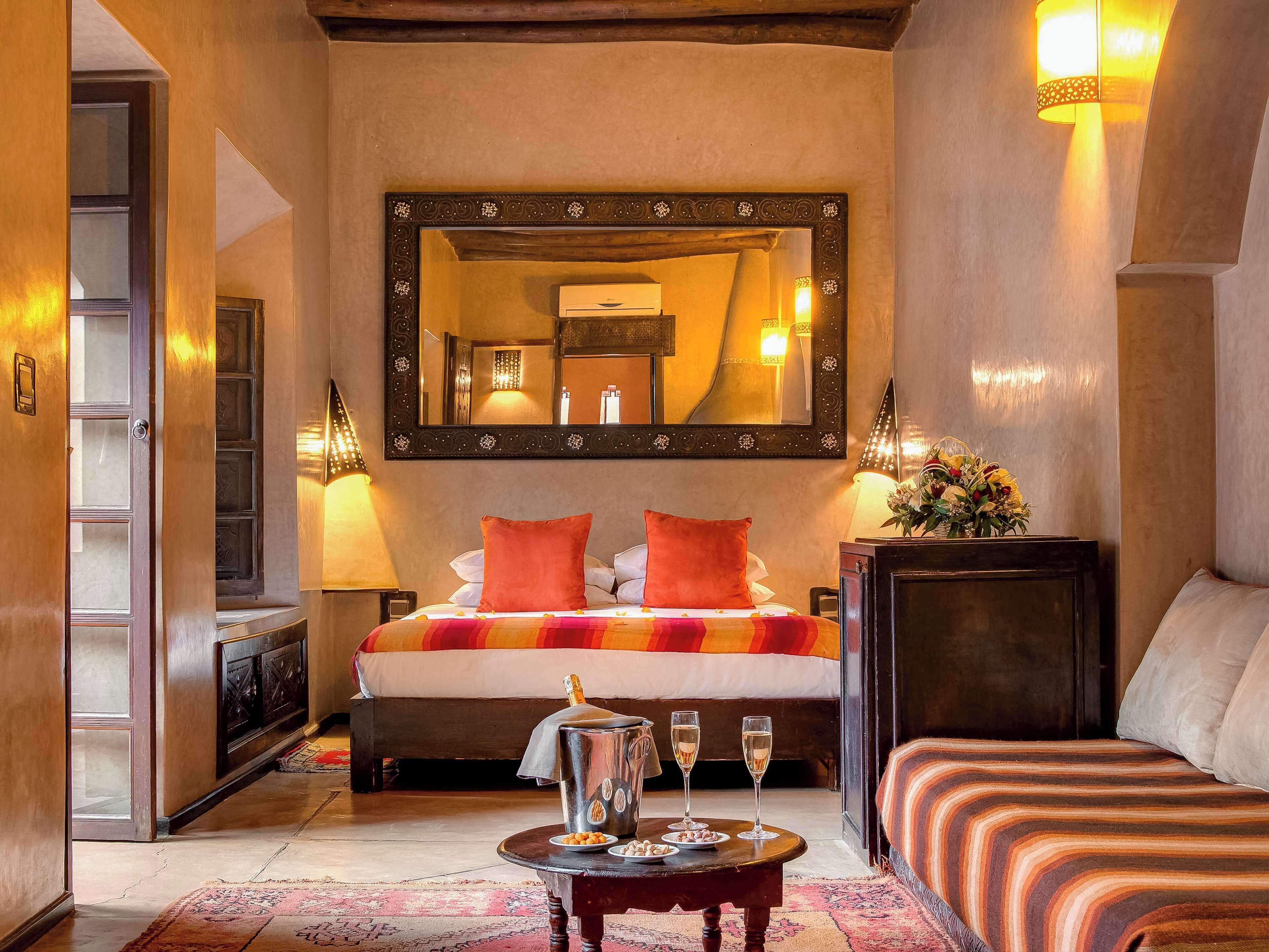 Ropa de cama de alta calidad y minibar 