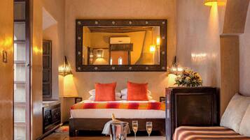 Ropa de cama de alta calidad y minibar