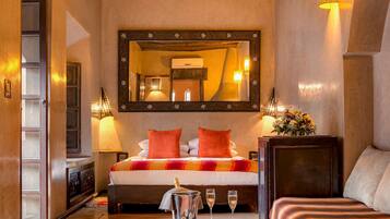 Riad Tiwaline Deluxe | Literie de qualité supérieure, minibar, coffres-forts dans les chambres