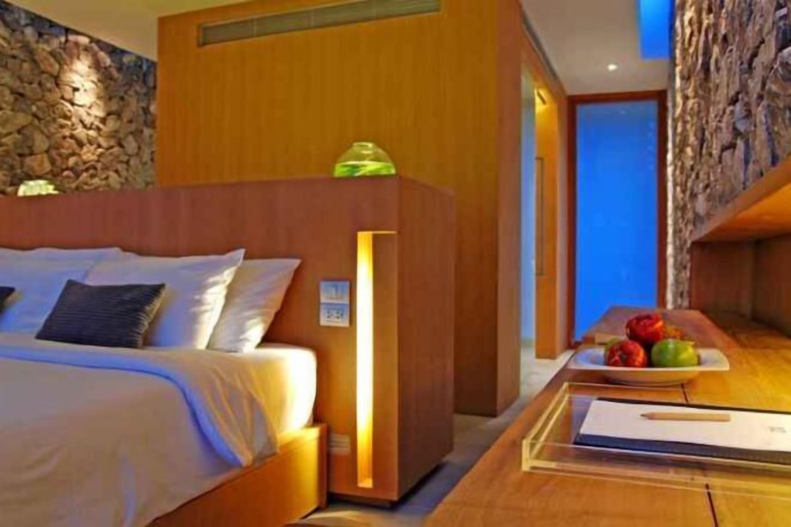 Minibar, in-room safe, blackout drapes, soundproofing