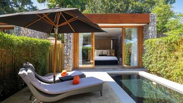 Deluxe Pool Villa | Minibar, in-room safe, blackout curtains, soundproofing