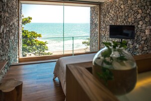 Royal Oceanfront Pool Villa | 迷你吧、客房内保险箱、熨斗/熨板、免费 WiFi