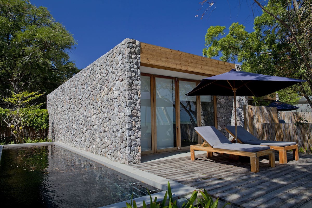 Deluxe Oceanfront Pool Villa | ระเบียง