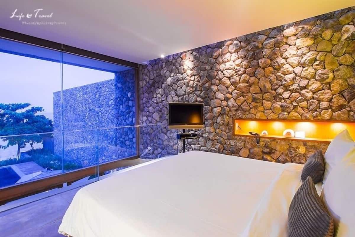 luxury oceanfront pool villa | 1 bedroom, minibar, in-room safe, iron/ironing board