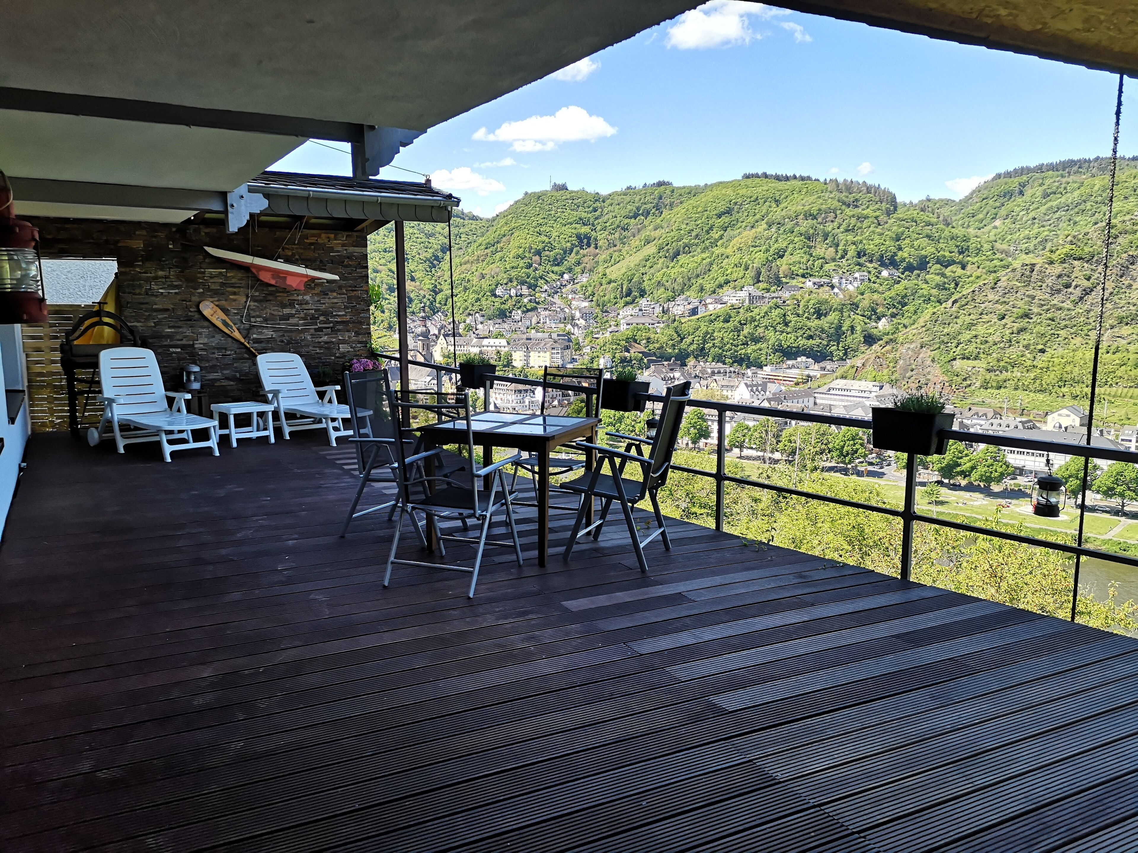 Deluxe-Apartment, 2 Schlafzimmer, Terrasse, Flussblick | Terrasse/Patio