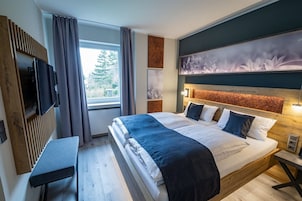 Design Double Room | In-room safe, desk, laptop workspace, blackout drapes