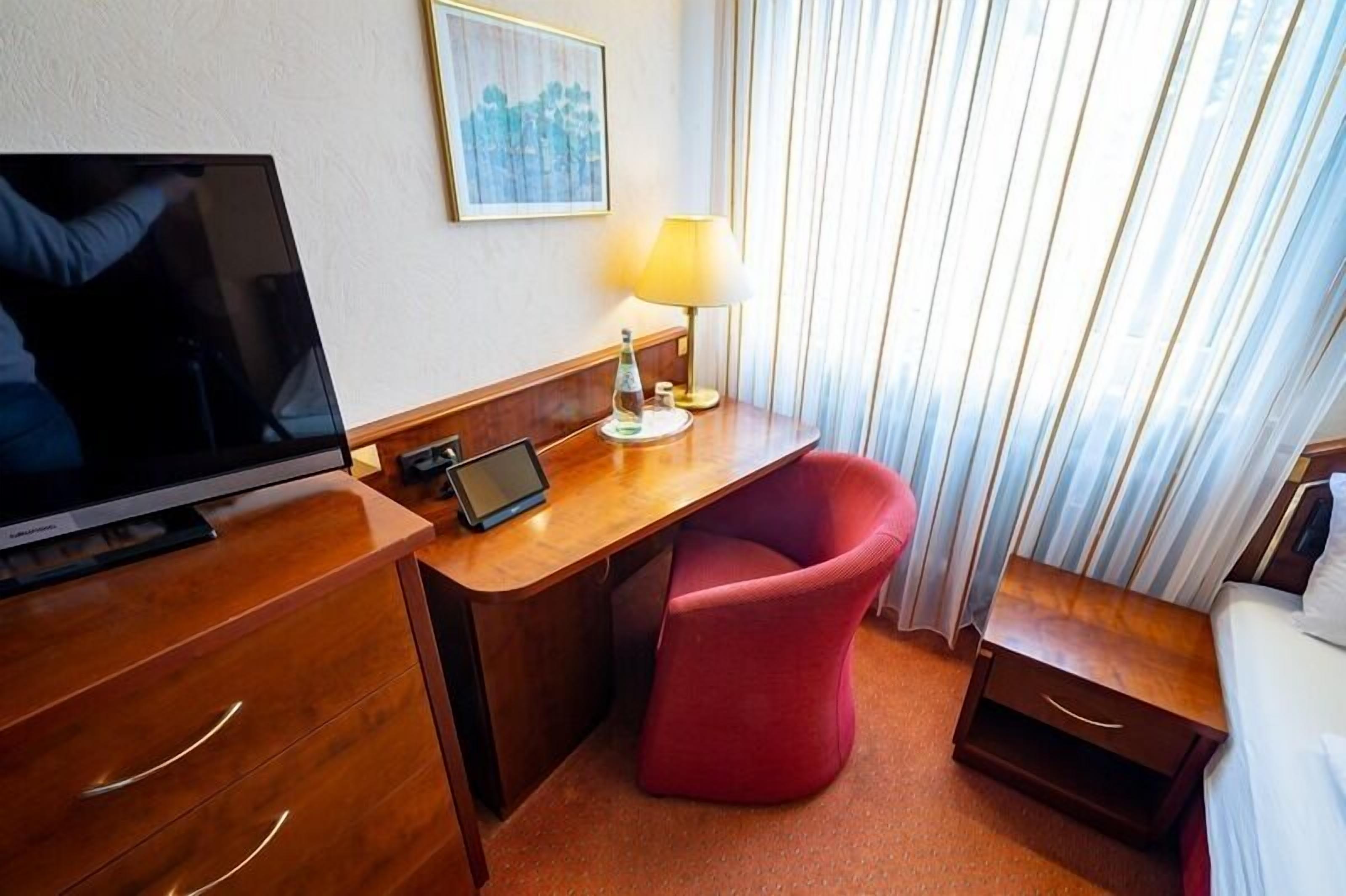 single room | courtyard view