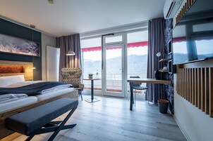 Caja fuerte, escritorio, espacio para trabajar con un portátil