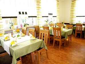 Regional cuisine - Gasthof Hotel zum Schwarzen Bären (Vohenstrauss)