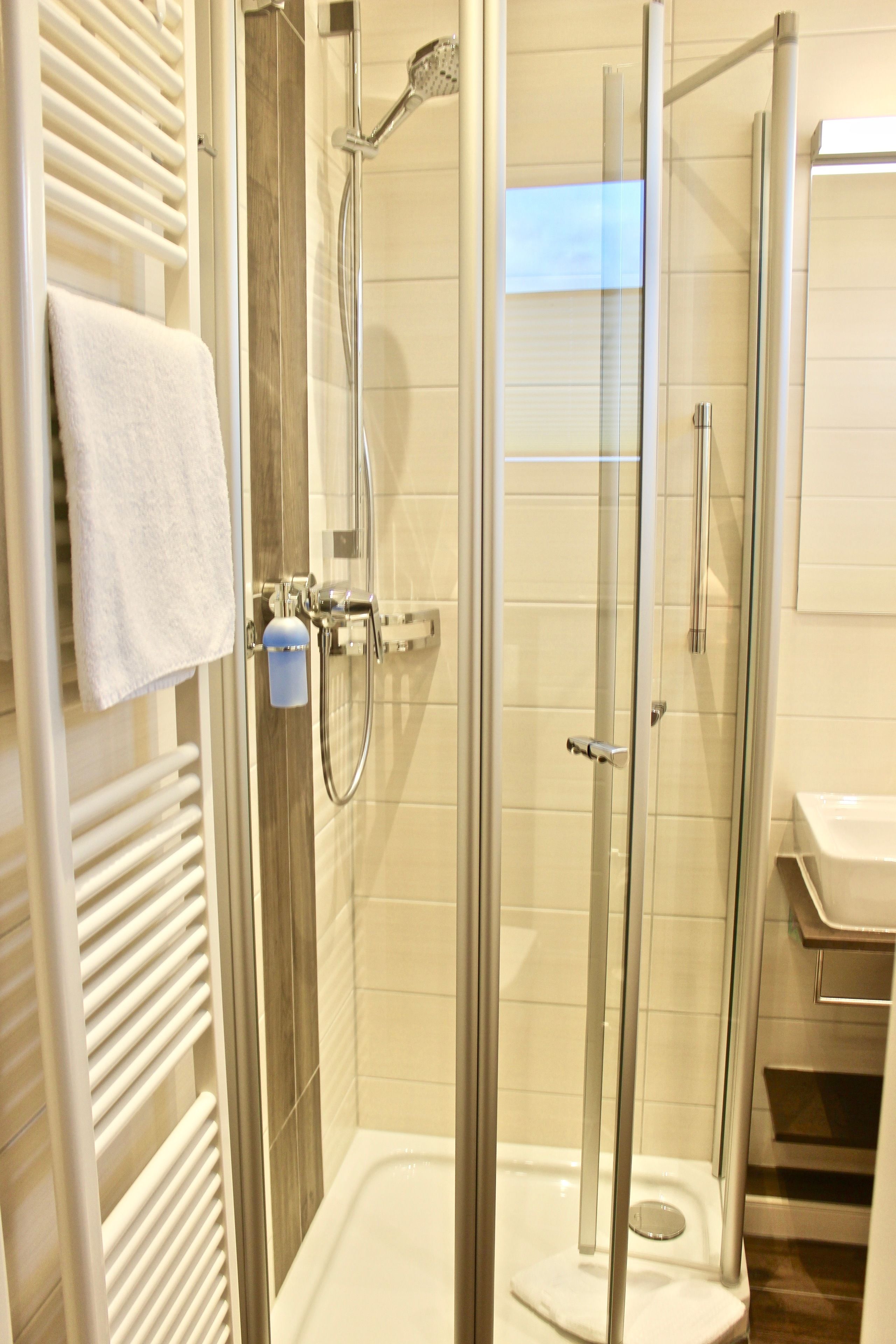 standard double room, 1 bedroom, non smoking | bathroom shower