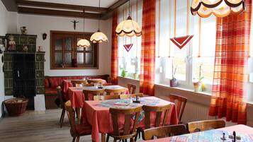 Dinner served, Regional cuisine