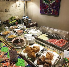 Daily buffet breakfast (EUR 8 per person)