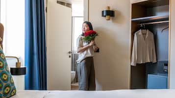 Minibar, coffres-forts dans les chambres, décoration personnalisée